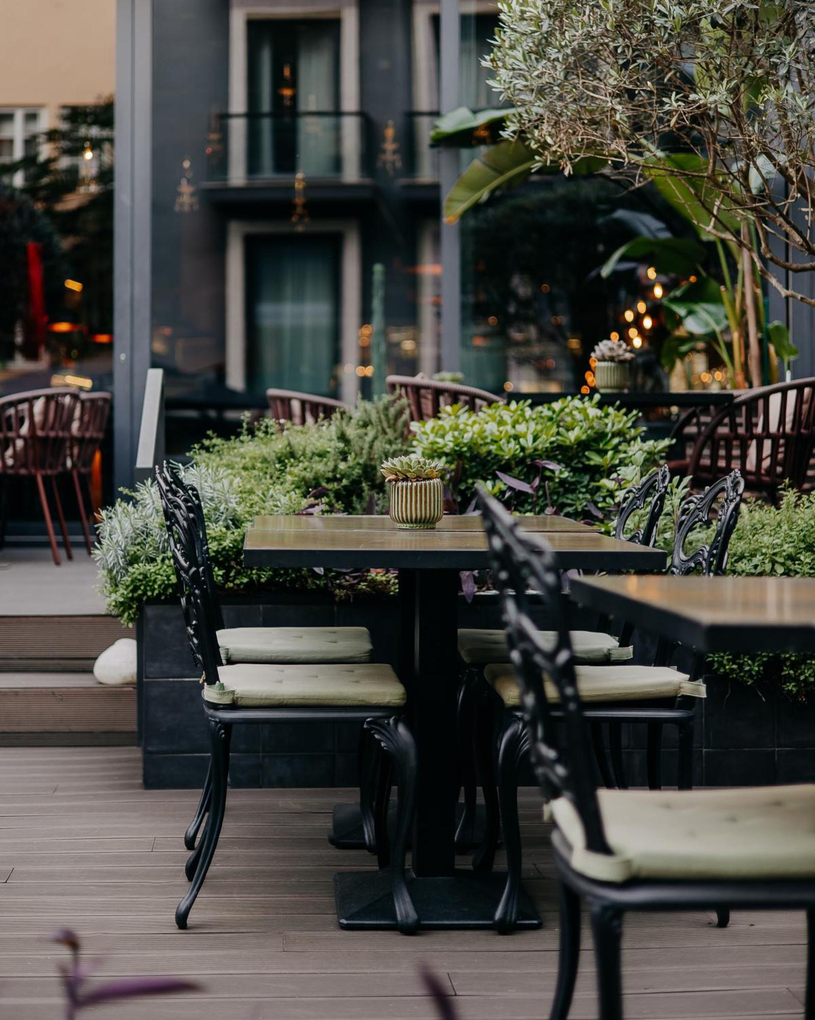 138 Liberdade Hotel Lisboa Eksteriør billede The Terrace at The Ivy, St John's Wood