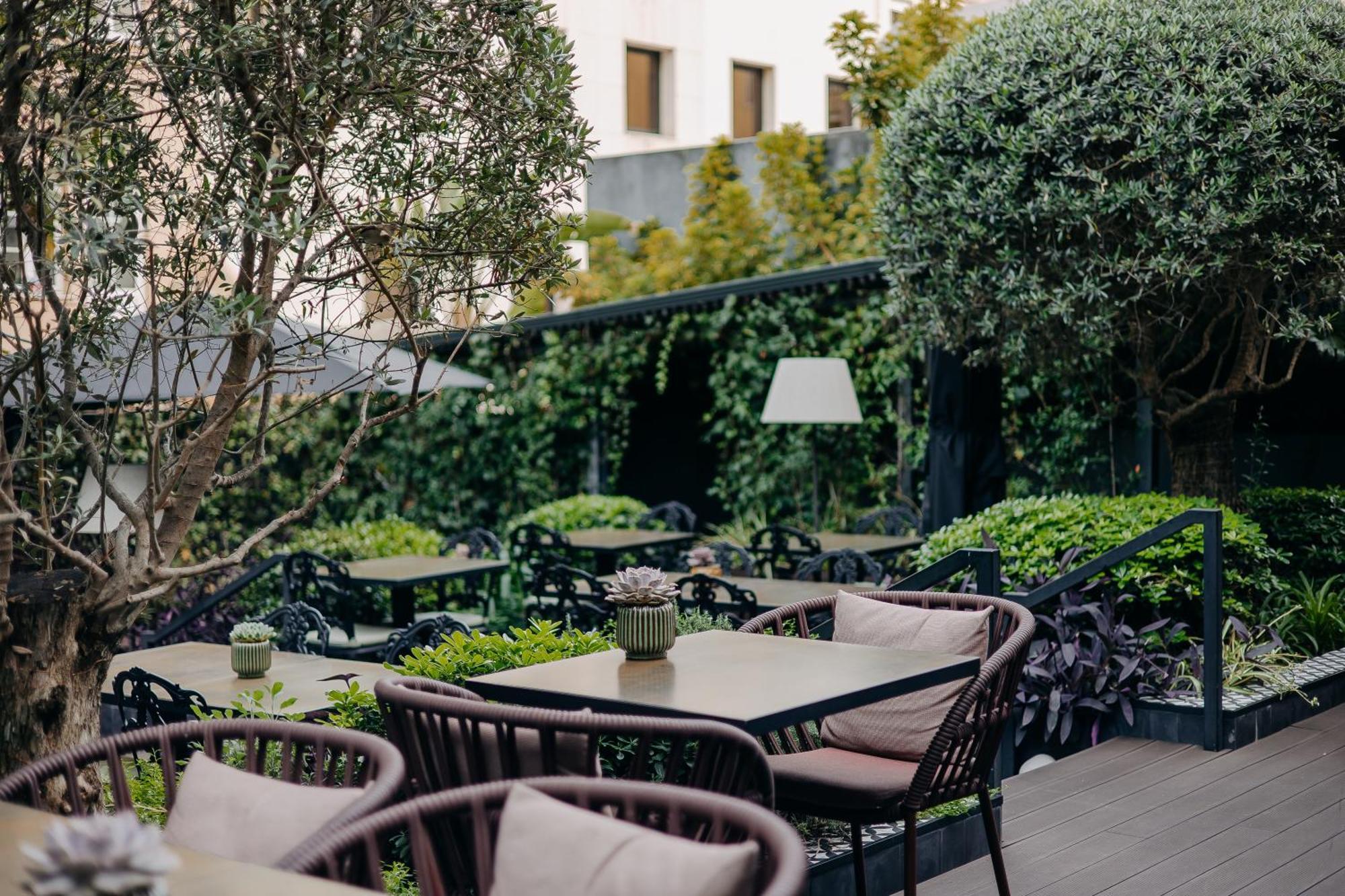 138 Liberdade Hotel Lisboa Eksteriør billede The garden of the hotel